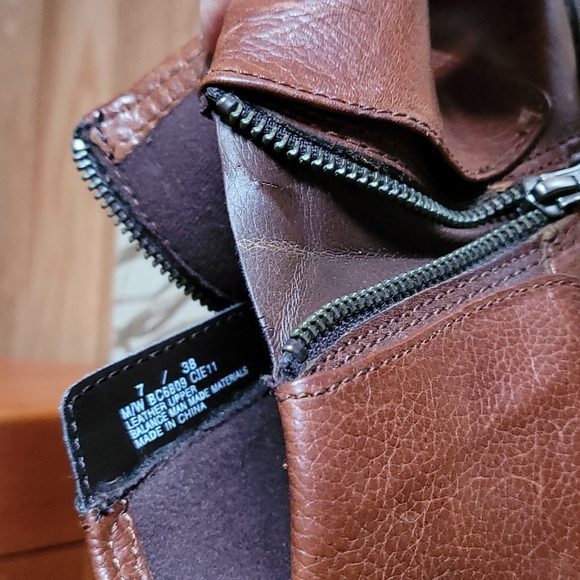 B.O.C. Atlana Leather Foldover boots with side zipper detail - Picture 5 of 6